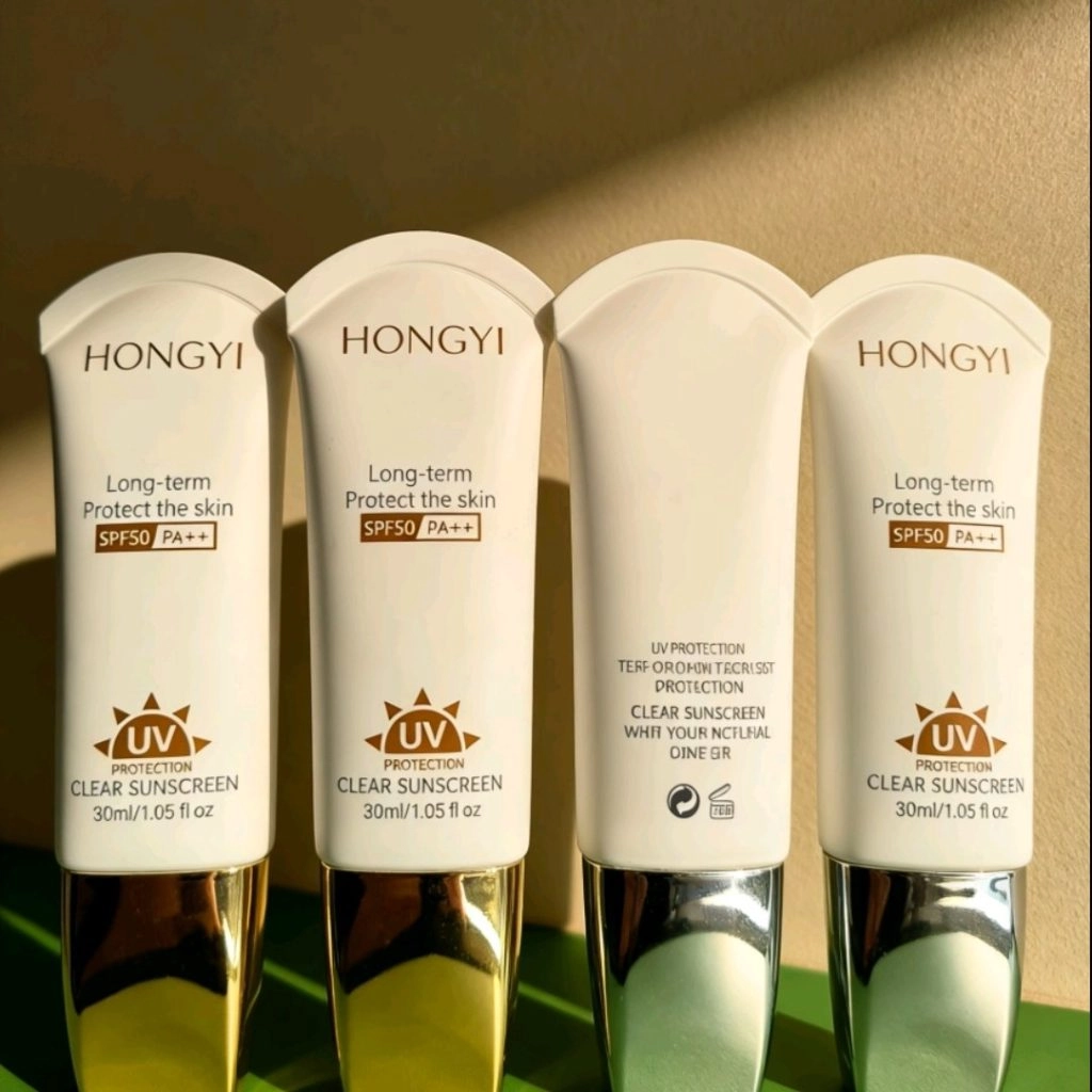 How does a precision nozzle insert improve user experience for liquid facial sunscreens?