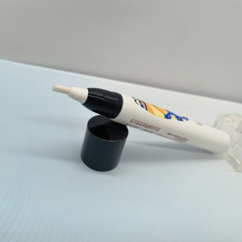 brush head design plastic tube bottle